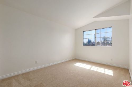 9193 Middlefield Dr, Riverside CA  92508-6258 exterior