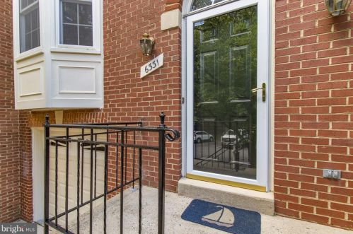 6331 Crooked Oak Ln, Falls Church, VA 22042-3153
