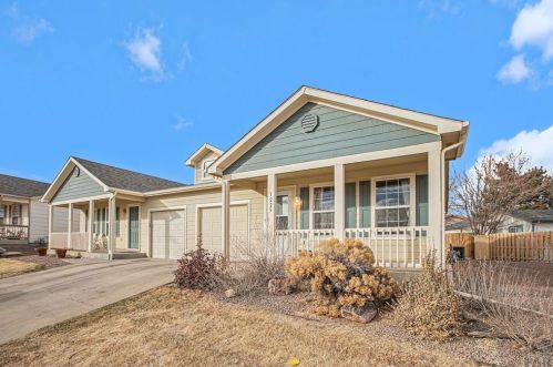 1225 Silver Hawk Ct, Pueblo, CO 81008-2156