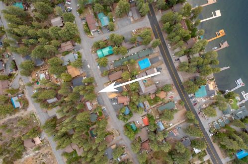 13584 Moraine Rd, Truckee CA  96161-3837 exterior