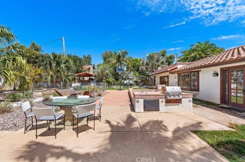 11411 Arroyo Ave, Santa Ana CA  92705-2469 exterior