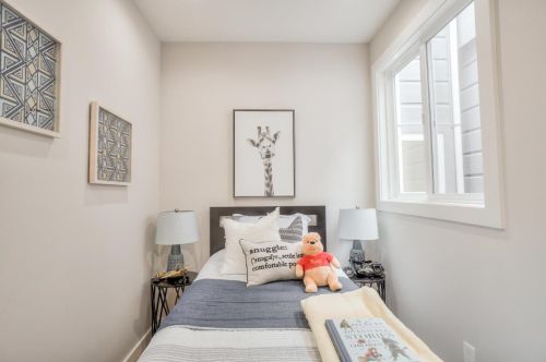 260 Girard St, San Francisco CA 94134-2110 exterior