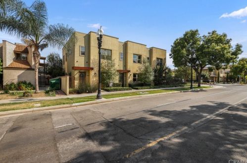 806 Santa Ana Blvd, Santa Ana CA 92701-3962 exterior