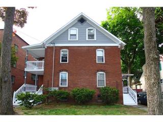11 Fales St, Hartford, CT 06105-3102