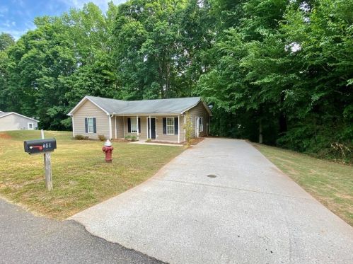 240 Autumn Dr, Nicholson, GA 30565-3743