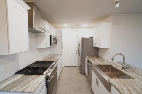 2500 Dovewood Dr, Austin TX  78744-4322 exterior