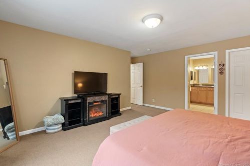 22 Little Falls Way, Durham CT  06422-2918 exterior