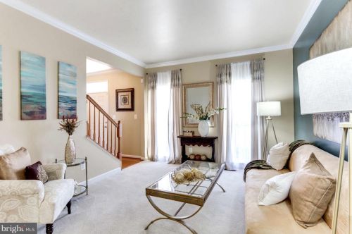 16359 Topsail Ln, Woodbridge, VA 22191-3083