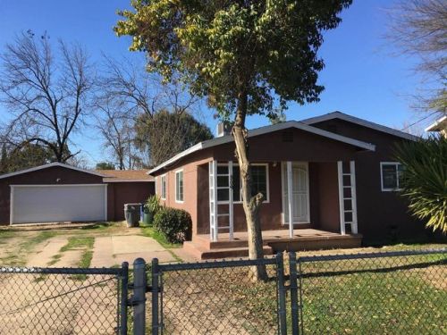 809 Clinton St, Madera, CA 93638-3437
