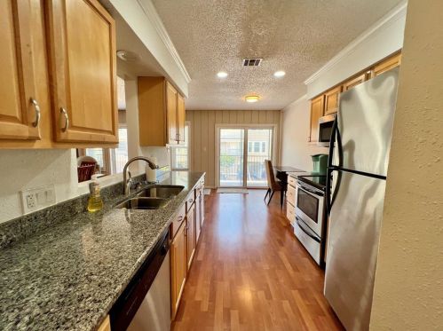 1906 Lakeside Dr, Taylor Lake Village TX  77586-3324 exterior