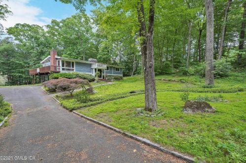 35 Nutmeg Dr, Greenwich, CT 06831-3211