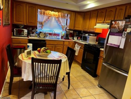 61 Thomas St, Bloomfield, NJ 07003-2329