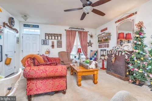 21 Norwood Dr, Falling Waters WV  25419-0060 exterior