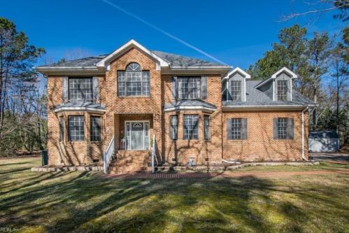 12212 Six Ponds Ln, Smithfield, VA 23430-2706