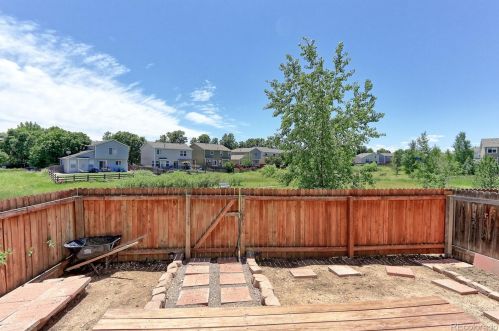 1526 Oak Creek Dr, Loveland CO  80538-2093 exterior