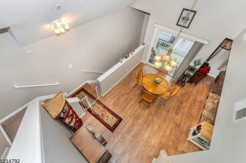 257 Winthrop Dr, Kinnelon, NJ 07405-3234