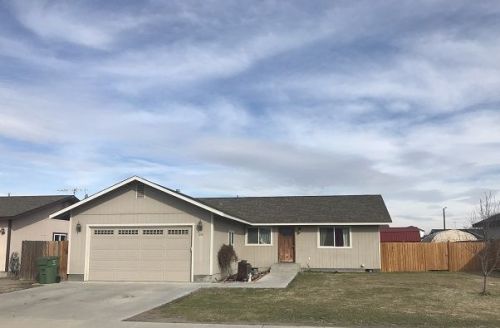 840 Sierra St, Vale OR  97918-1707 exterior