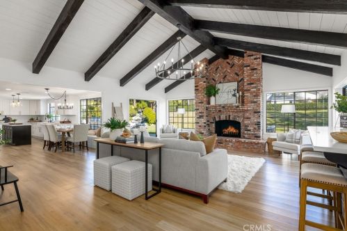 1232 Pleiades Dr, Vista CA  92084-6531 exterior
