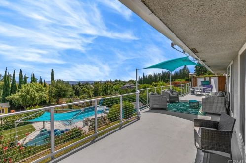 450 25 St, Upland CA 91784-8338 exterior