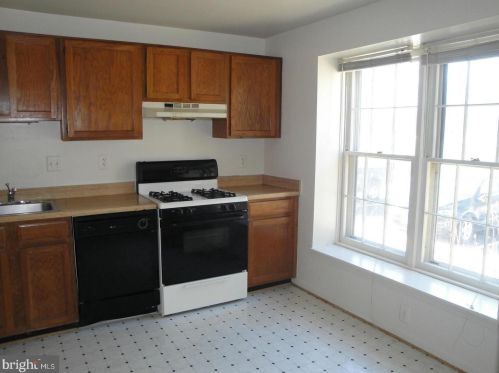 8029 Edinburgh Dr, Springfield VA  22153-2959 exterior