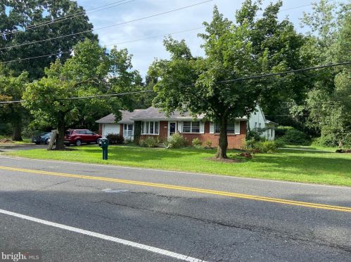 506 Delanco Rd, Beverly, NJ 08010-1628