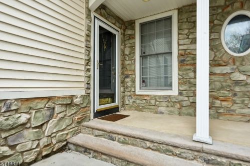 57 La Costa Dr, Annandale, NJ 08801-1664