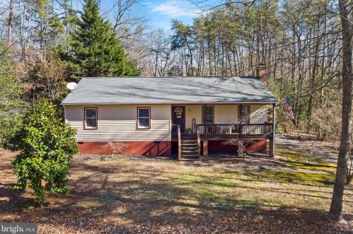 297 Trice Rd, Bumpass, VA 23024-3211