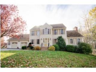 16 Village Dr, Atkinson, NH 03811-2111