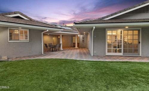 3333 Country Club Dr, Glendale CA  91208-1717 exterior