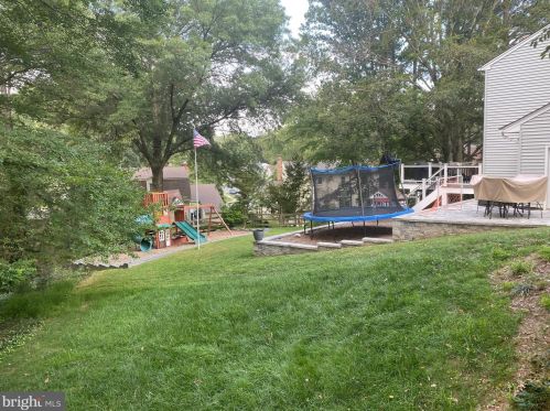 5817 Cove Landing Rd, Springfield VA  22015-2640 exterior