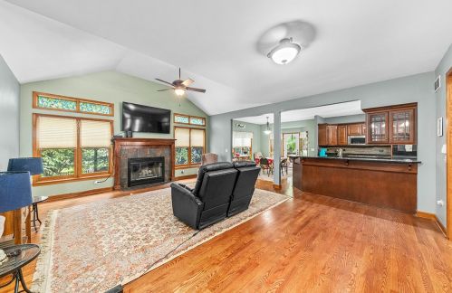 5 Crenshaw Ct, Lemont IL  60490-6614 exterior