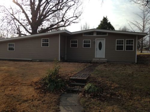 225 One Mile Rd, Dexter, MO 63841-1559