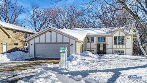 34131 Homestead Rd, Gurnee, IL 60031-4205