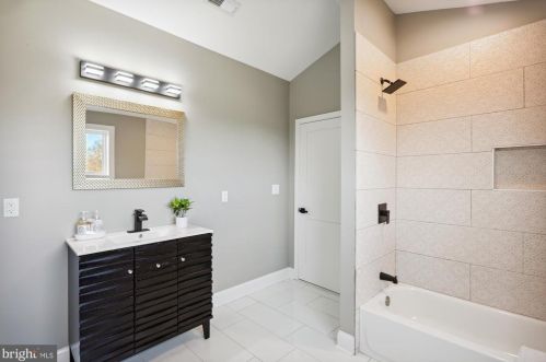 6615 Gude Ave, Silver Spring MD 20912-4827 exterior