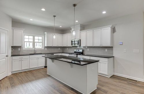 645 Lakeview Bnd Cir, Jefferson GA  30549-7061 exterior