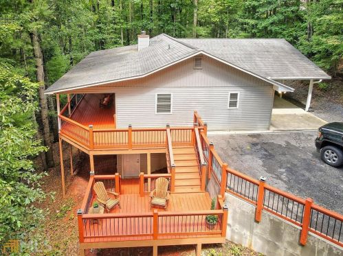 27 Chimney Dr, Tiger, GA 30576-1883