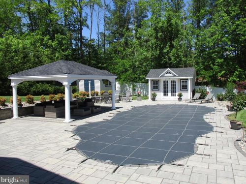 675 Chickamauga Dr, Harpers Ferry, WV 25425-7107