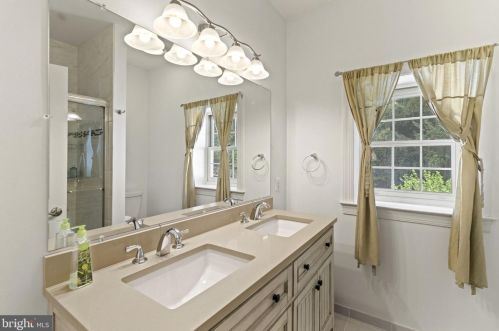 13815 Notley Rd, Silver Spring MD 20904-5971 exterior