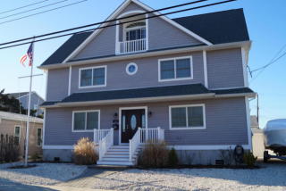 407 Daytona Dr, Lavallette, NJ 08735-3025