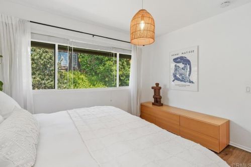 2467 Caminito Ocean Cv, Cardiff By The Sea CA  92007-2225 exterior