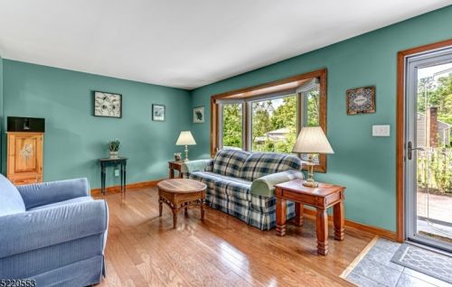 24 Allen Rd, Bridgewater, NJ 08807-1707