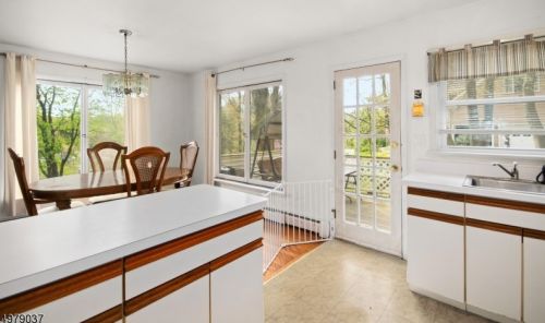 7 Lawndale Ave, Morristown, NJ 07960-3512