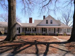 226 Dalton St, Ellisboro, NC 27025-1904