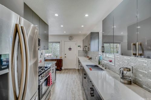 1111 Beacon Ave, Anaheim CA  92802-1811 exterior