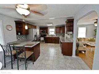 401 Beechwood Ave, Norfolk VA  23505-1112 exterior