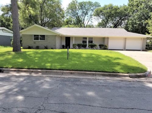 7828 Mary Frances Ln, Fort Worth, TX 76180-7306