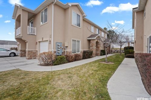 7386 Geralee Ln, Taylorsville, UT 84084-4608
