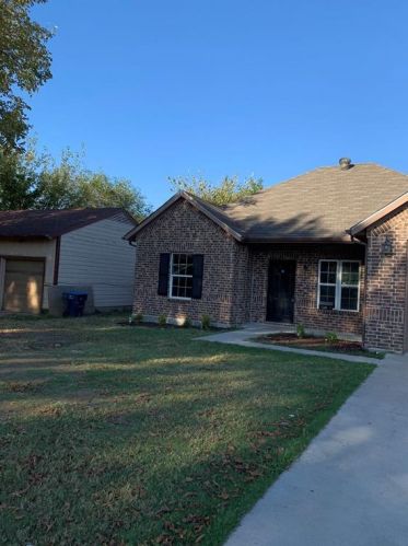 3300 Hatcher St, Fort Worth TX  76119-2090 exterior