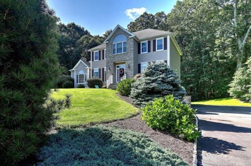 7 Old Hwy, Upper Stepney, CT 06468-1299