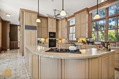 3281 Habersham Rd, Atlanta GA 30305-1170 exterior